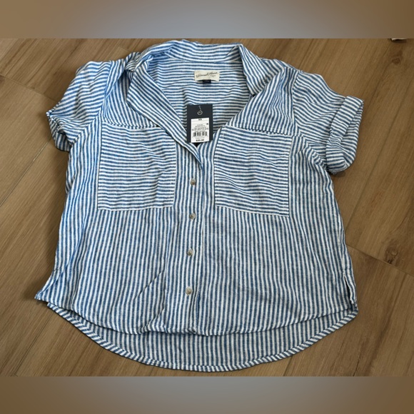 Universal Thread Tops - NWT Universal Thread Striped Button Down Shirt with cuffed sleeve sz xs